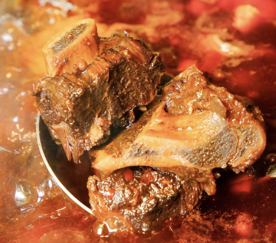 深夜嗨吃火鸡面,深夜嗨吃手摇奶茶