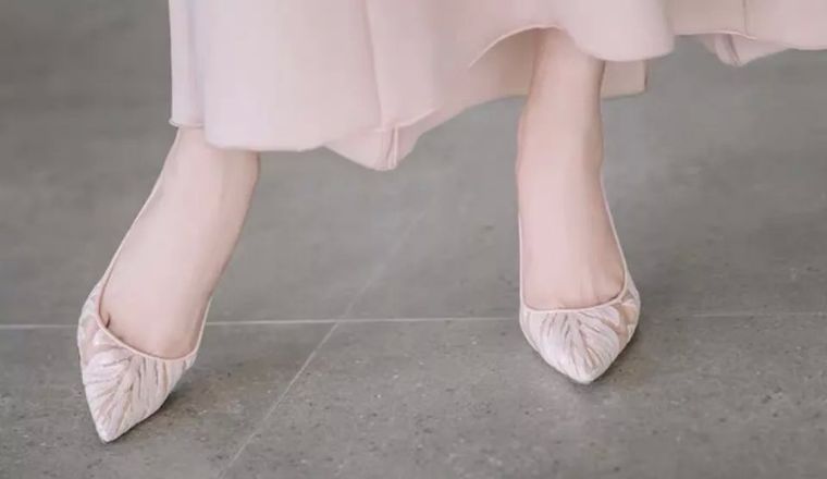 婚鞋推荐矮个子没脚后跟,高级感的婚鞋款式推荐