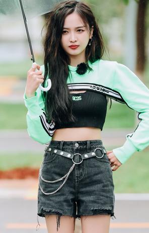 火箭少女吴宣仪穿衣搭配,吴宣仪穿衣风格有多土