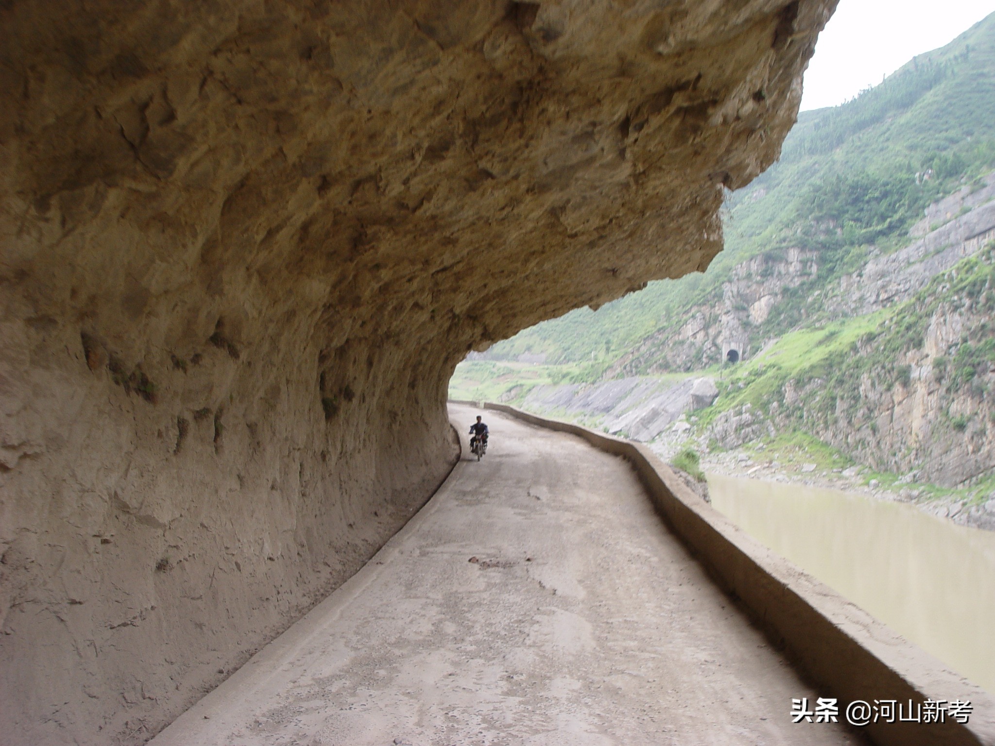 古栈道是如何修建的,古栈道是怎么建造的