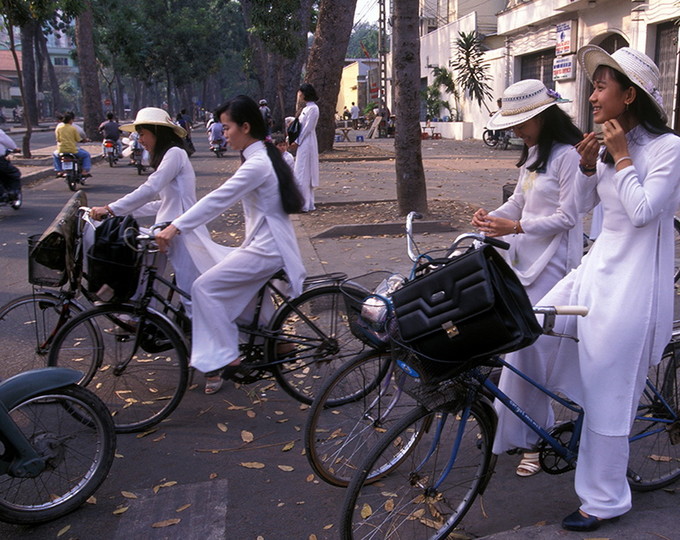 去越南买什么烟 (去越南旅游能买什么东西)