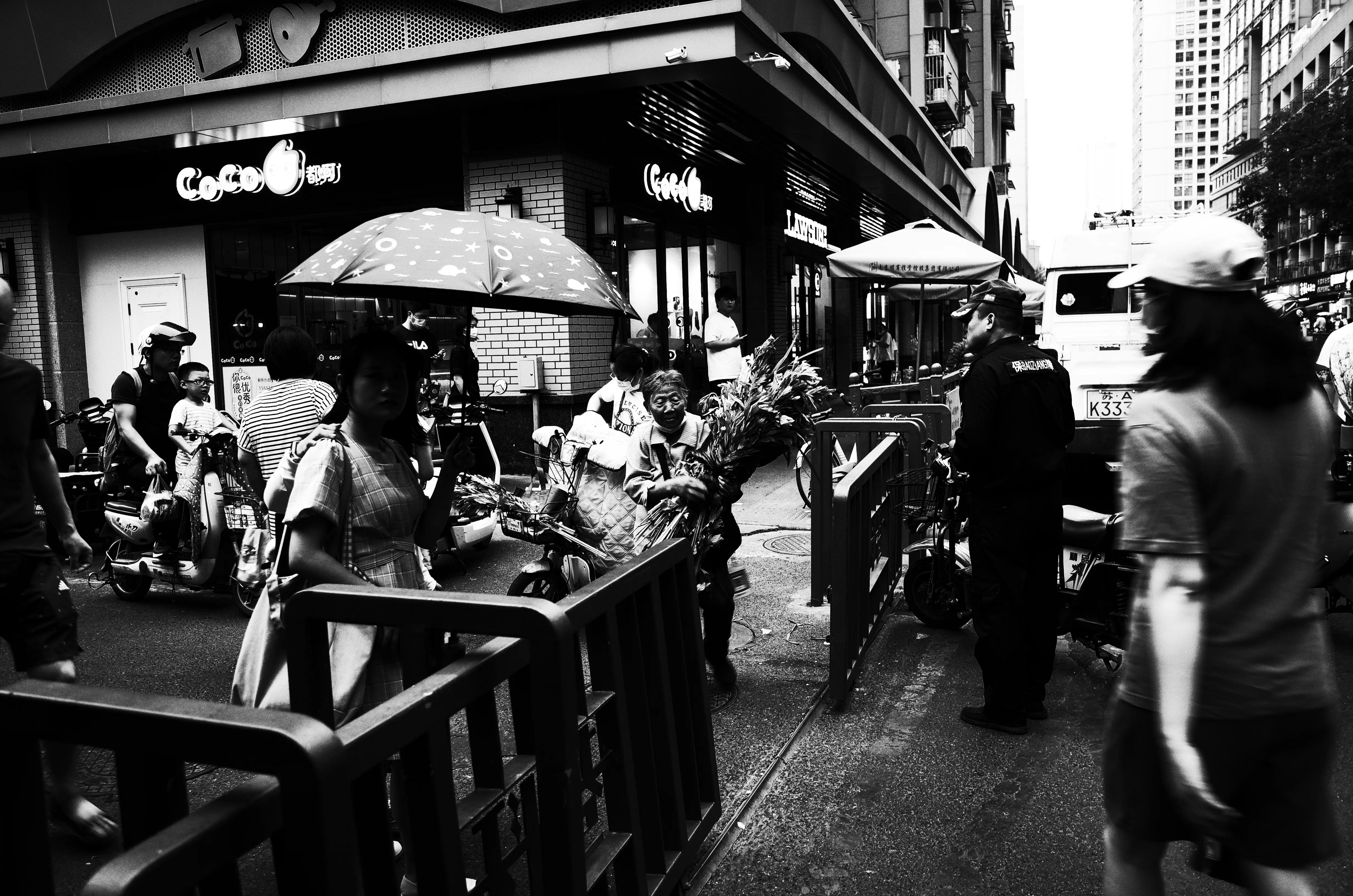 相机里的爸爸,相机里爸爸和弟弟的同框