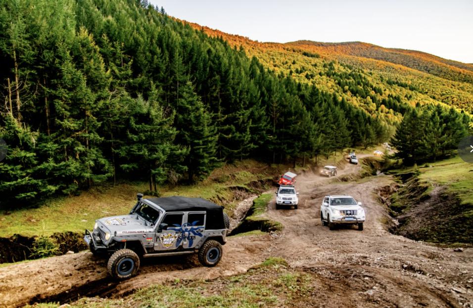 牧马人2.0t和普拉多4.0哪个好,普拉多与牧马人