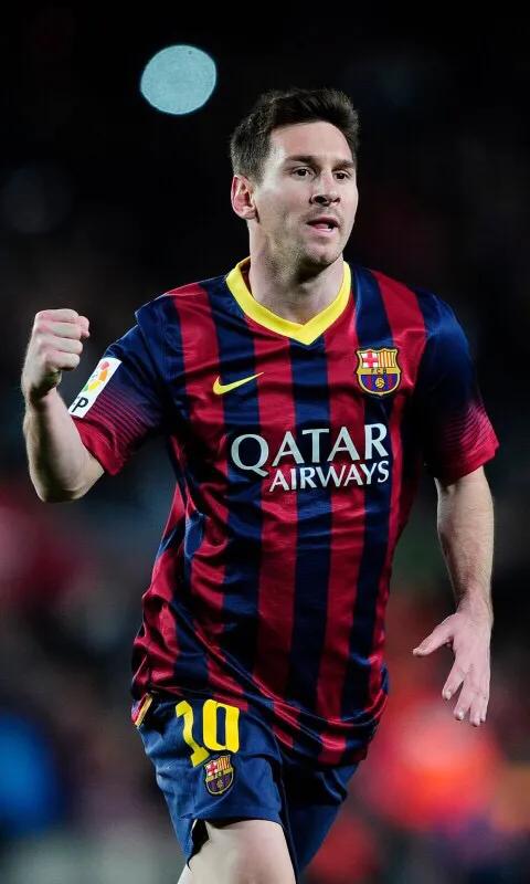 梅西和c罗到底谁是球王,梅西跟c罗谁是球王