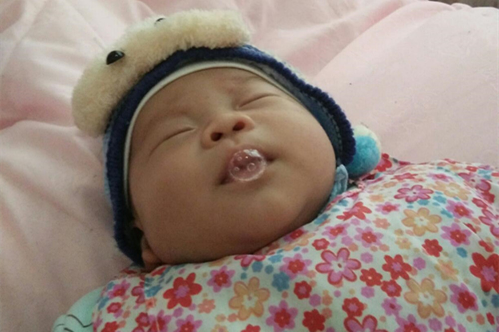 宝宝为啥爱吐泡泡,宝宝为啥喜欢吐泡泡