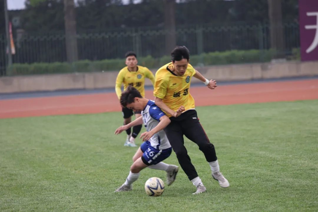 清华化工男足时隔11年再夺冠军！老博士泪洒现场激情解说大放送