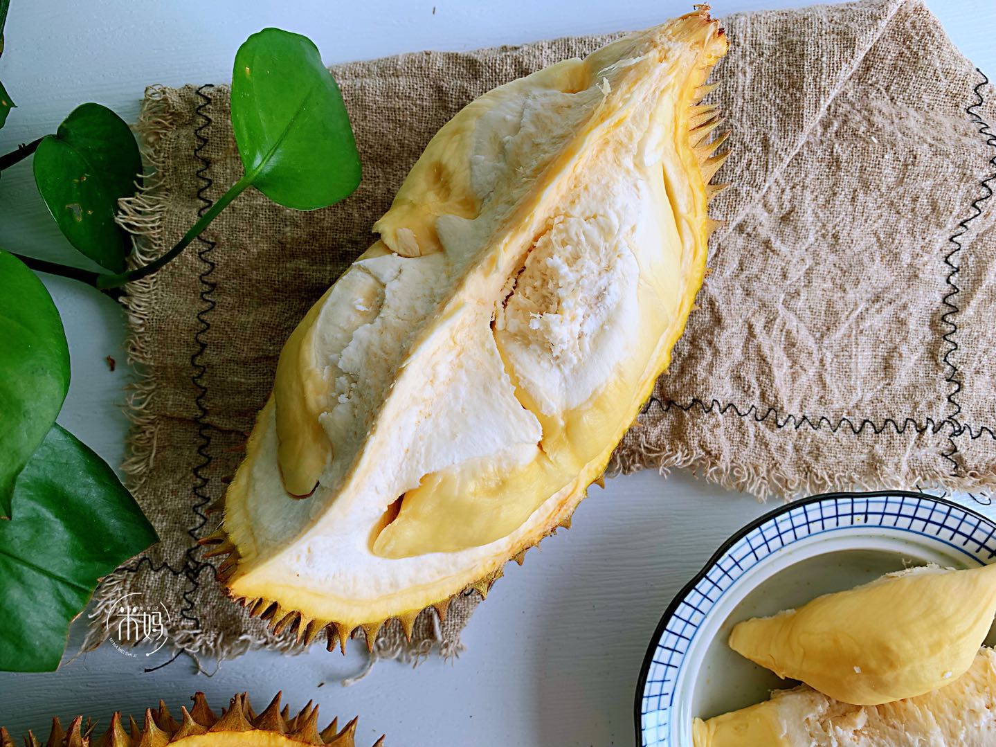 如何挑选的榴莲肉多,网上挑选榴莲肉多最简单的方法