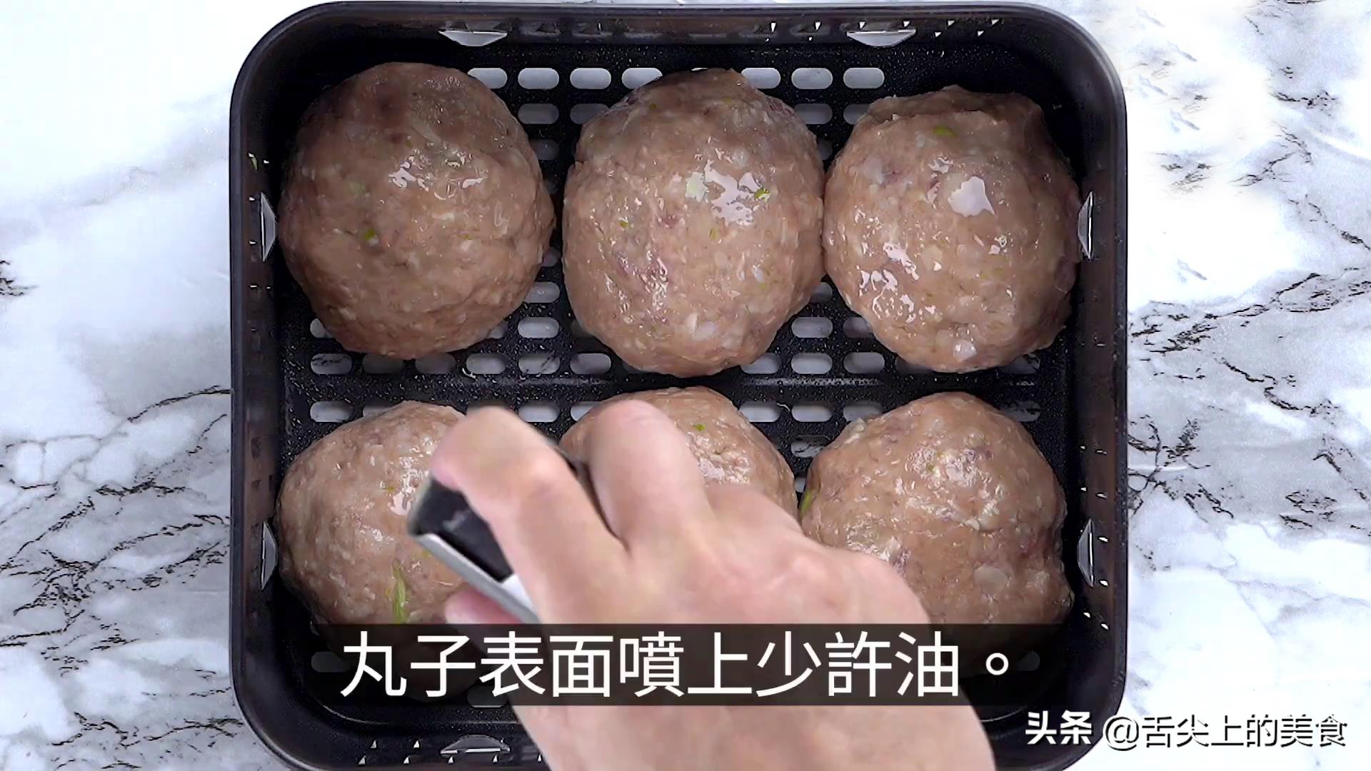 淮扬菜正宗红烧狮子头的做法,淮扬菜清蒸狮子头的正宗做法