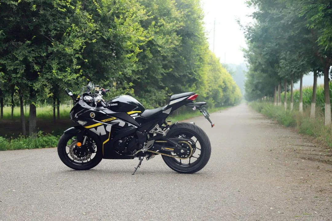 魅影s450摩托车测评,无极250rr和诺马魅影255s哪个质量好