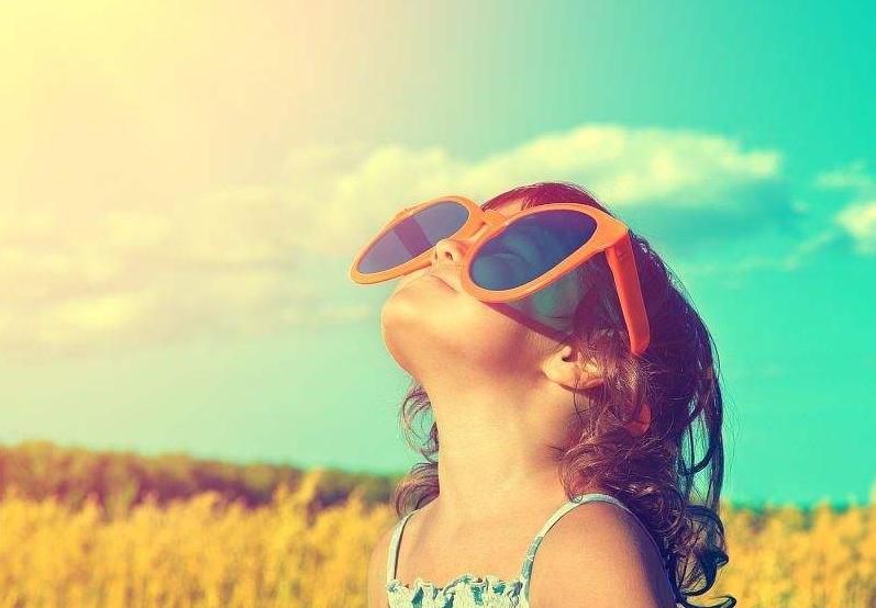 世界公认最黑的婴儿,世界上最黑的小孩长大后成这样了