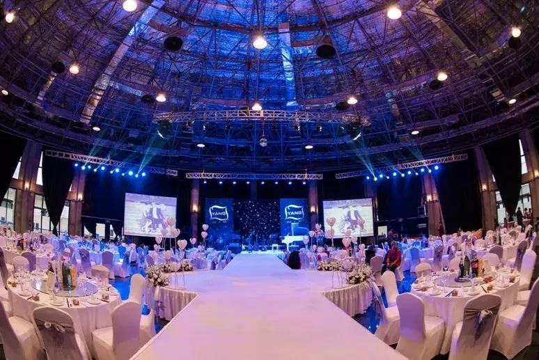 童话变现实!魔都宇宙级城堡婚礼,比爱丽丝仙境还美!