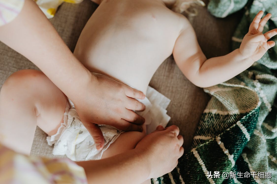 宝宝拉绿色粑粑是怎么回事啊,宝宝拉绿色粑粑是怎么回事