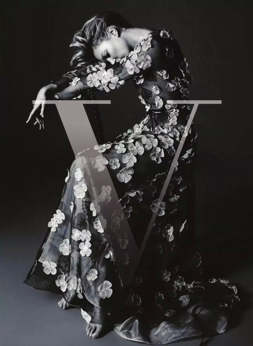 我抓住了一位资深柜员，道出了如何让你掏钱买包的秘密