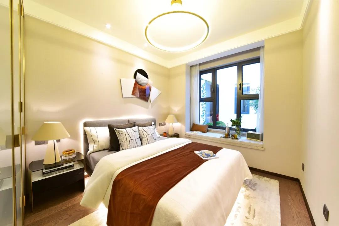 赞明月,点赞明月