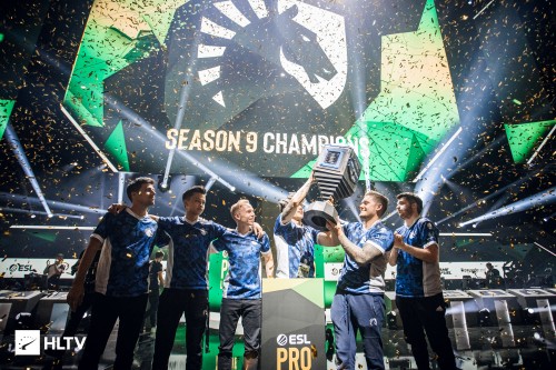 csgo人物头型,csgo发型总监twistzz多大了