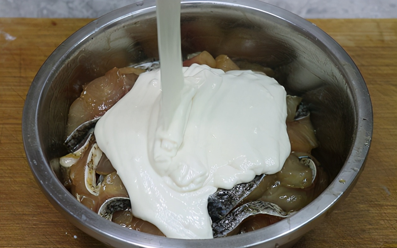 正宗椒盐香酥鱼的做法,这样的椒盐鱼块香酥可口你吃过吗