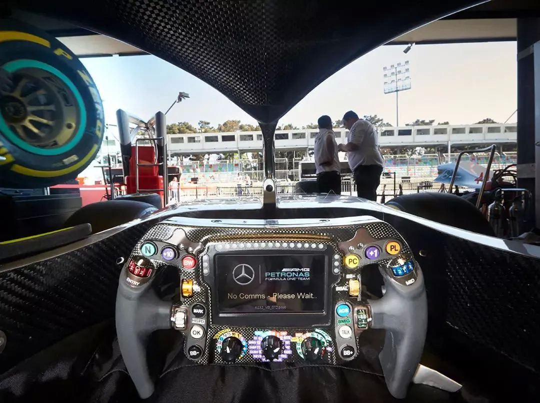 特斯拉的「破格子」，怕是要革了传统超跑的命根子