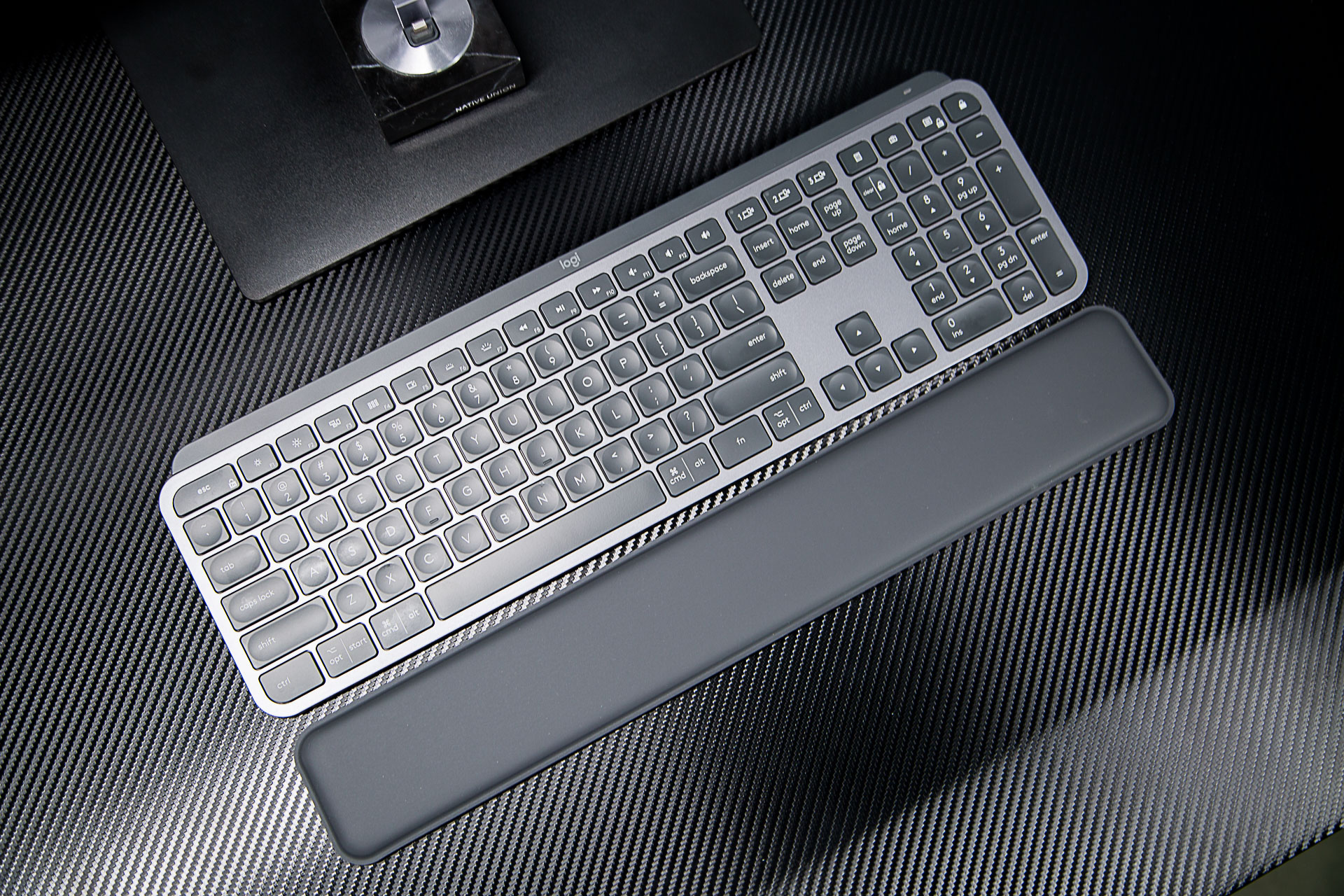 罗技mxkeys键盘使用技巧,罗技mxkeysmac版和普通版区别