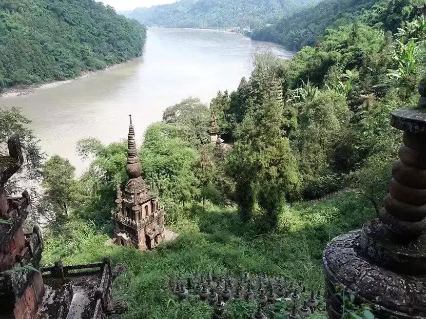 成都出发4天漫游攻略,成都出发10天自由行攻略