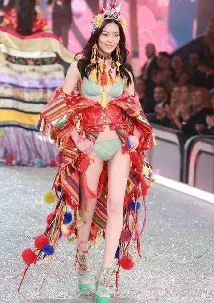 都说超模脸难欣赏，到底什么样的脸才算美？