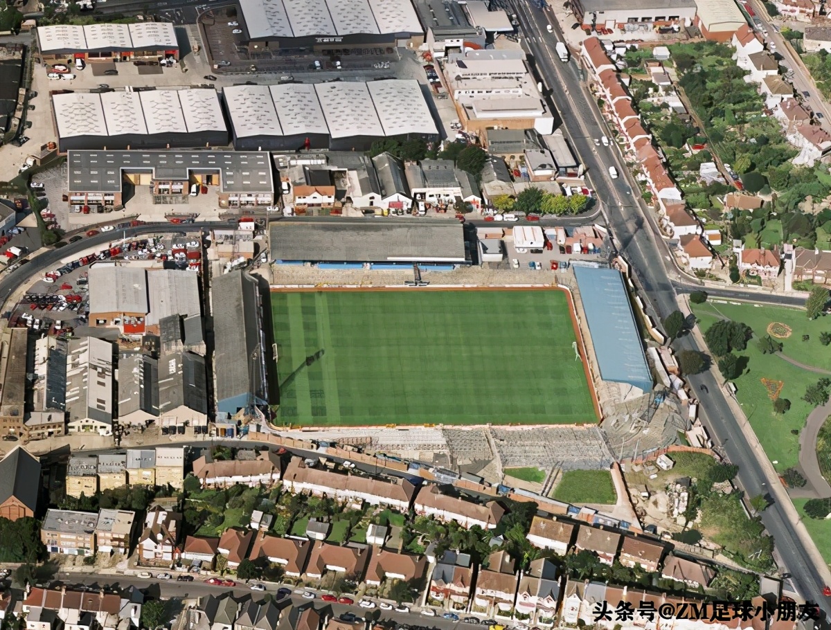 那些年难以忘记的球场,那些逝去的足球巨星