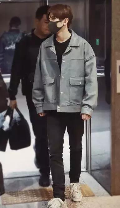 蔡徐坤哥哥衣服品牌是什么,蔡徐坤的服装品牌叫啥