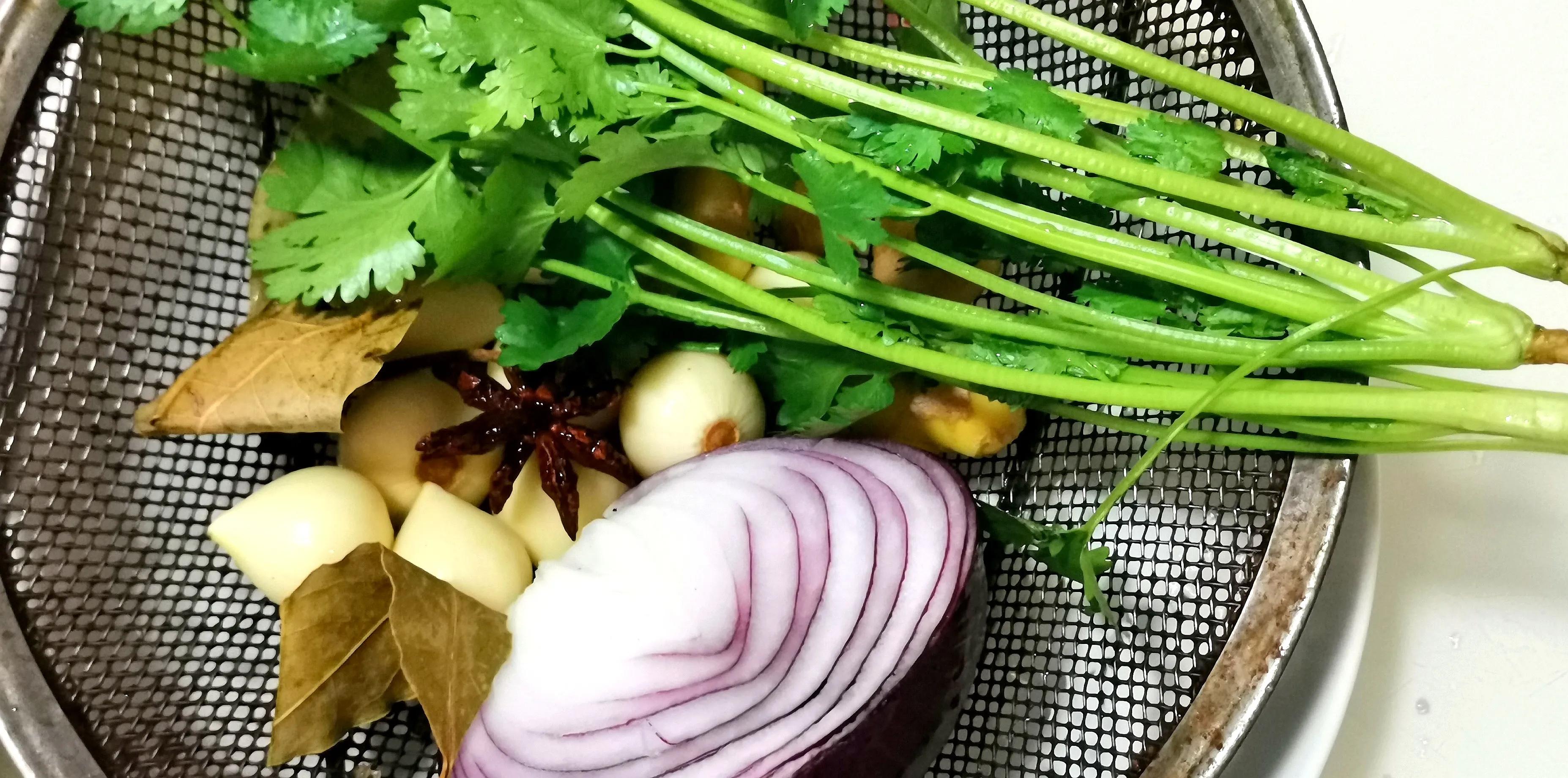 辣椒酱最正宗的做法家庭版,辣椒酱的家常做法拌饭