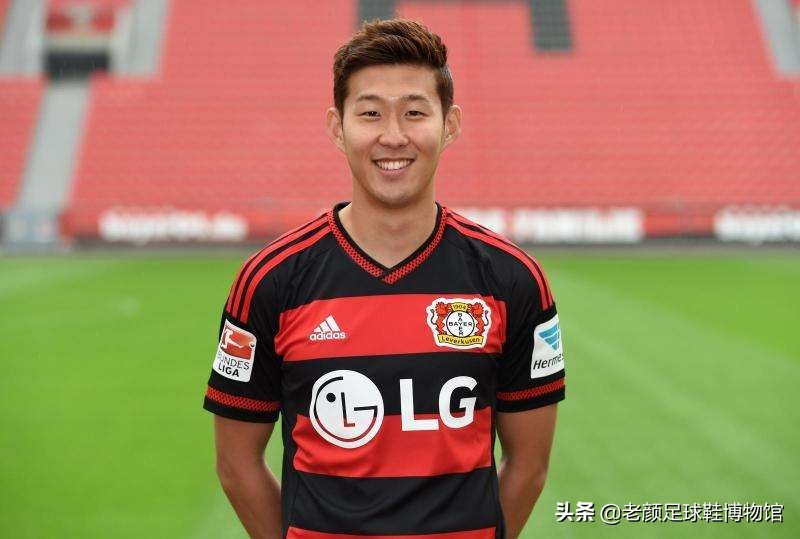 亚洲球王恶意蹬踏染红，除禁赛难逃父亲责罚，因为人性比足球重要