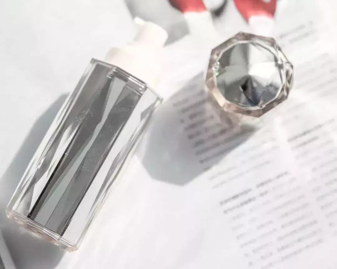 空瓶丨我空瓶的速度，经常被问到底有几张脸？