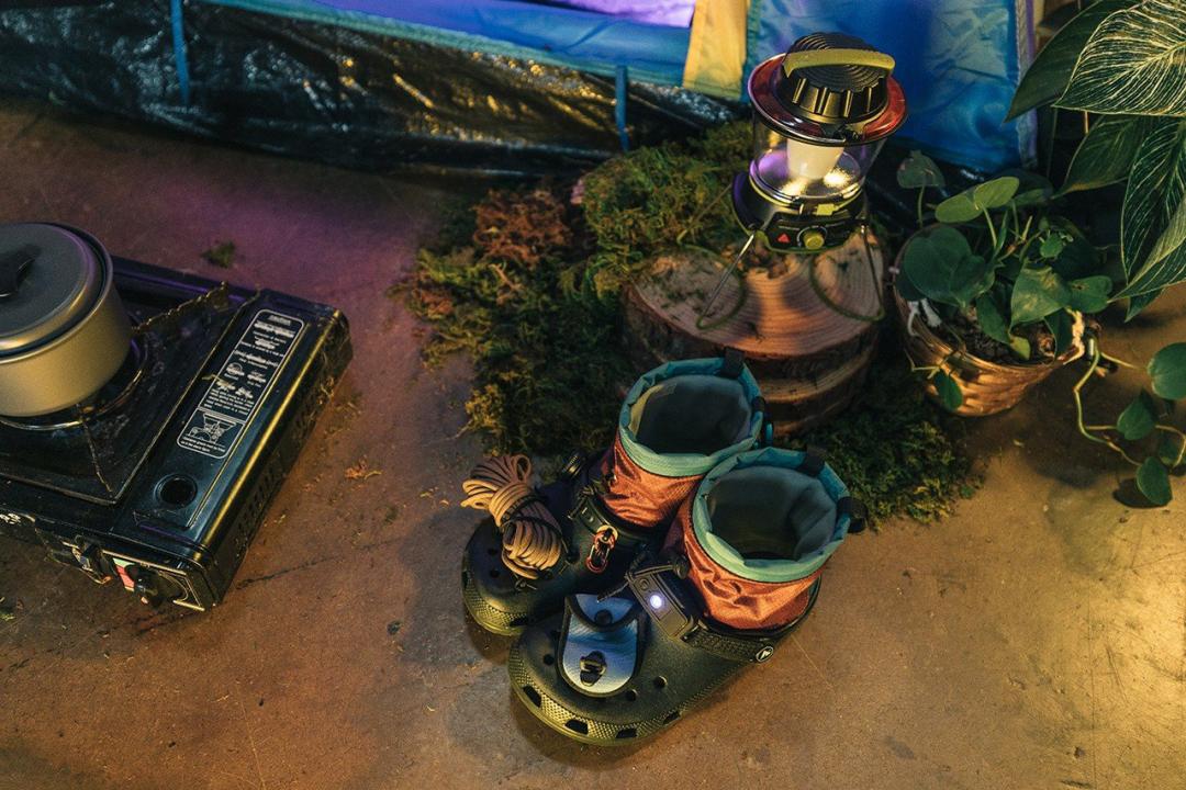 大哥最爱的洞洞鞋,女孩怎么抢着穿?