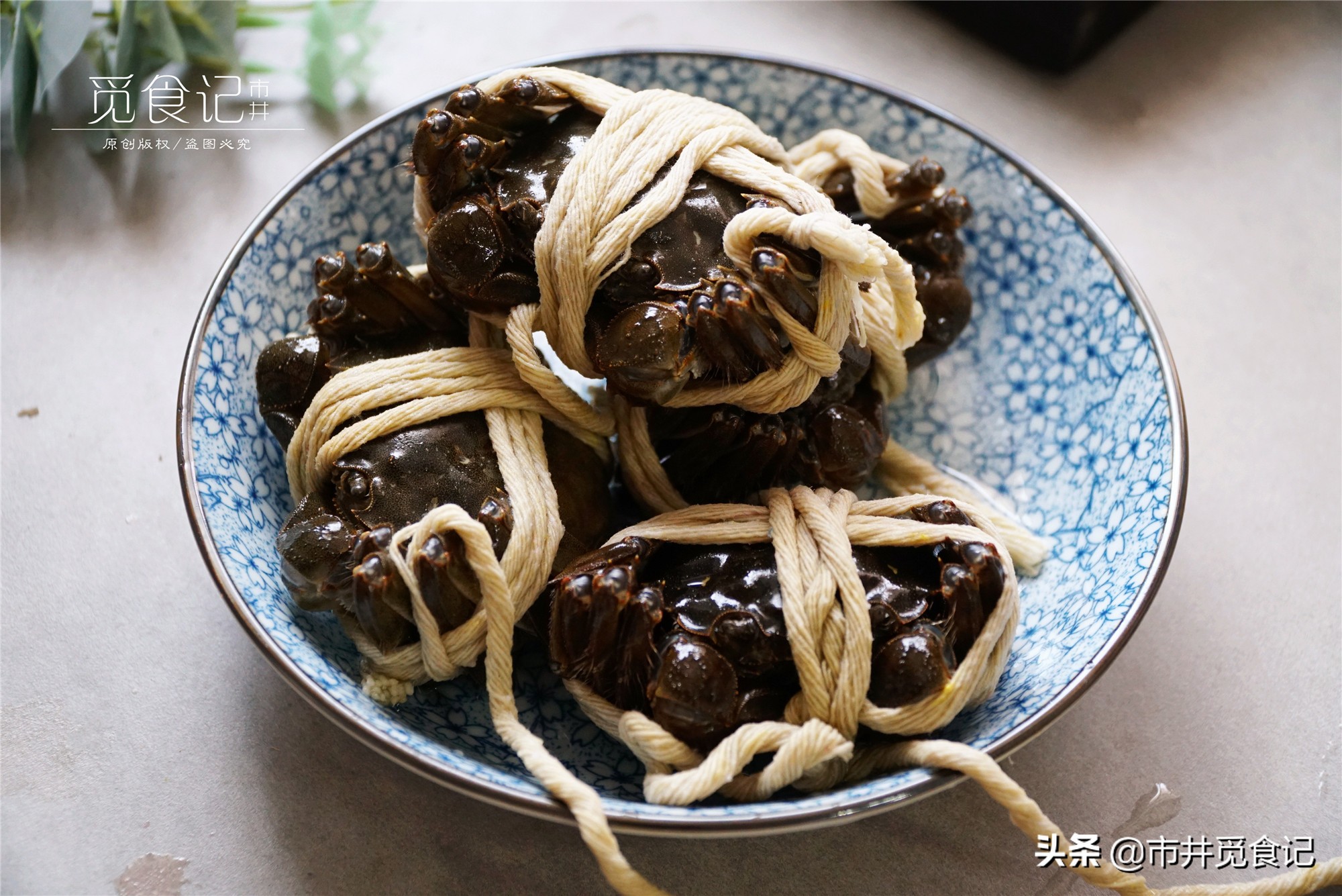 大闸蟹，上锅直接就蒸就错了，掌握3个诀窍，肉细腻，不流蟹黄