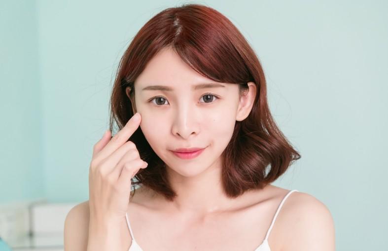 睫毛偏硬还容易塌,睫毛一刷就塌怎么回事