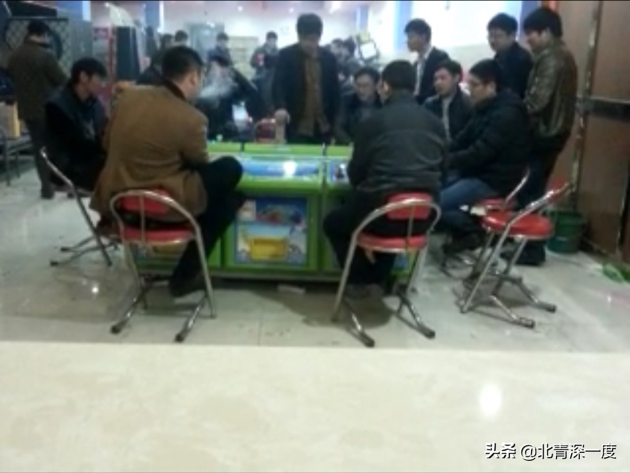 靠赌博机盖起洋楼的连*青江**年：修改数据操纵赌博结果，最多时月入八九万