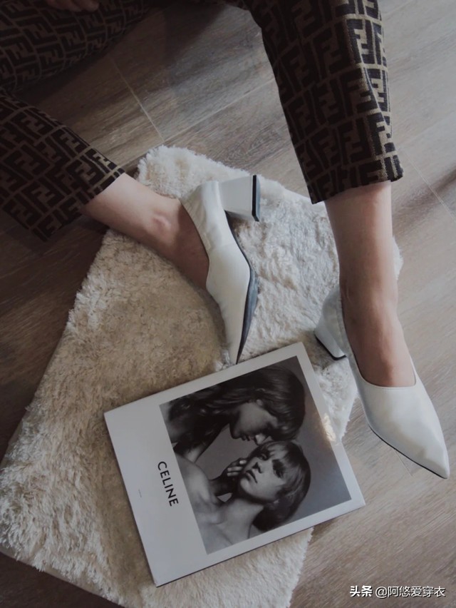 脚型不好看的应该穿什么小白鞋,什么脚型穿什么款式的鞋才不磨脚