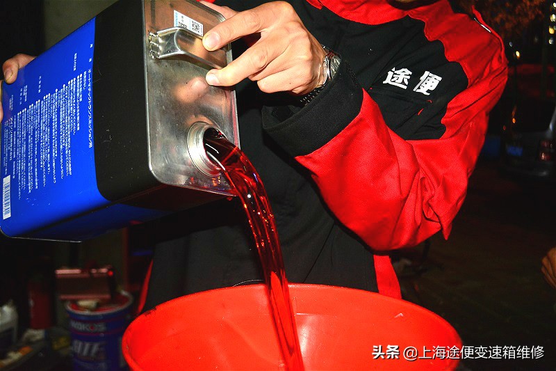 自动变速箱油更换一次多少钱,cvt变速箱油拆油底壳换油多少钱