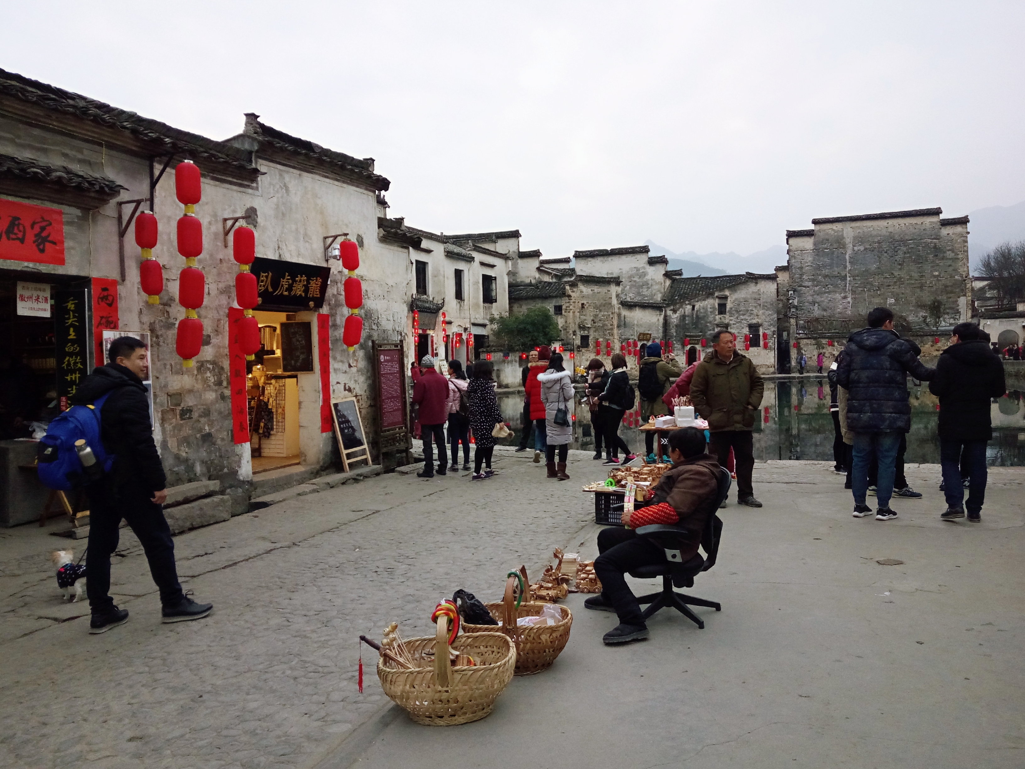 徽派村落宏村风景,山为牛头树为角的意思