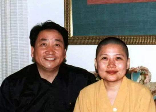 歌手李娜出家前共有几次感情经历,歌手李娜因何原因出家