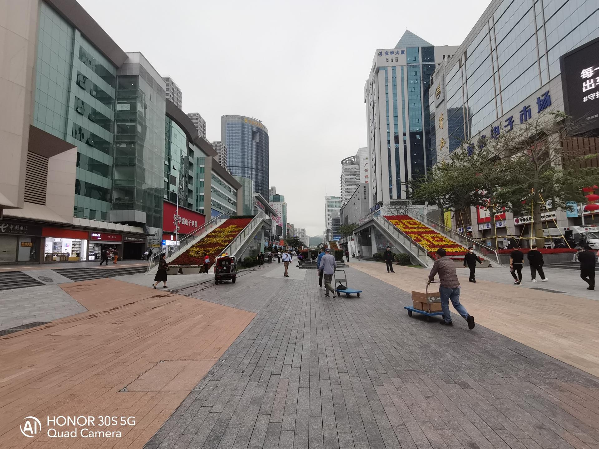 荣耀30S评测：首发新神U麒麟820，更有6400万像素相机