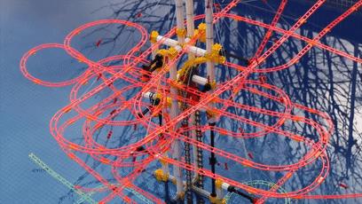 如何同时玩300颗弹珠？盖一座3米高的弹珠城堡就好了