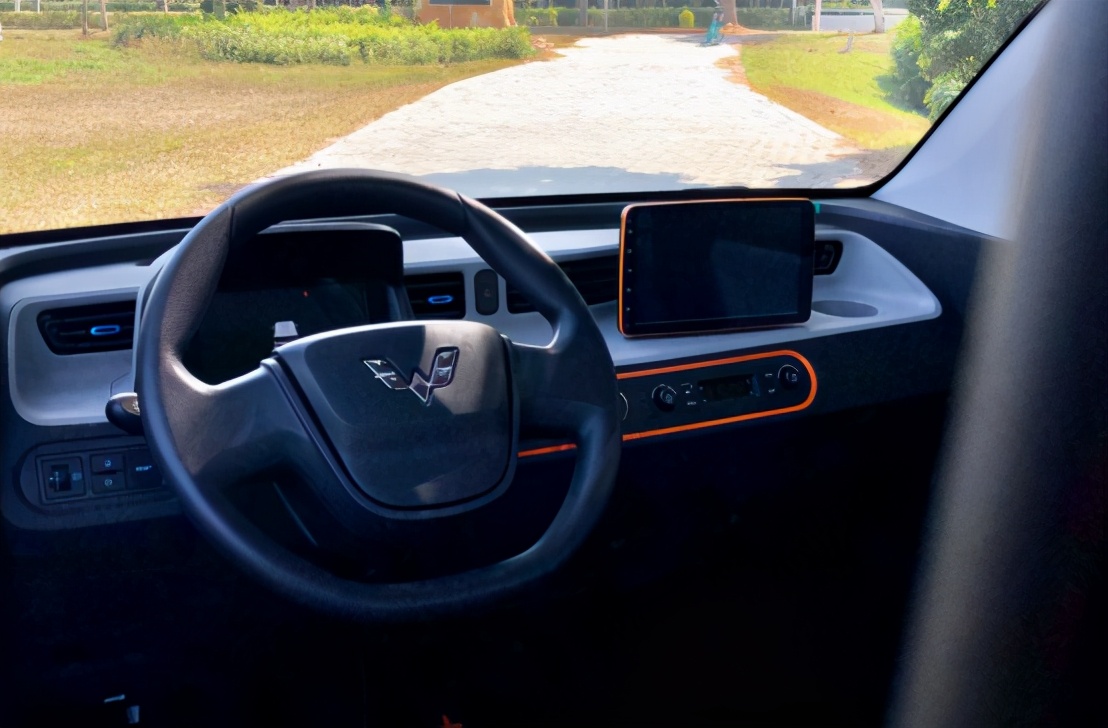 五菱宏光mini真实用车感受费用,五菱宏光mini驾驶注意事项