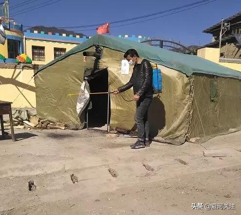 党员冲在疫情防控一线,疫情面前党员干部坚守一线