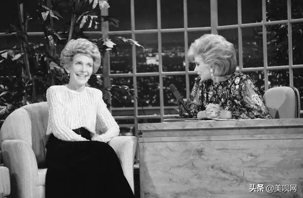 整容739次、喜剧教母、毒舌女王...麦瑟尔的原型才是真的了不起