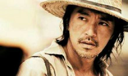 就是这个年轻人，周星驰给了他45秒表演，他仅凭一句台词走红