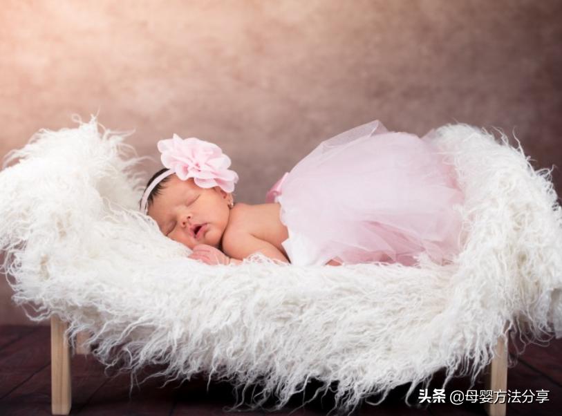 宝宝老爱乱咬东西怎么回事,宝宝喜欢乱咬人怎么办