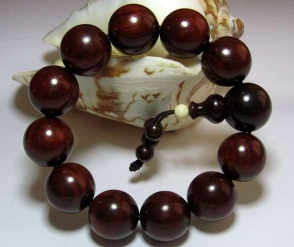 小叶紫檀手串开裂原因,小叶紫檀手串已经开裂怎么办