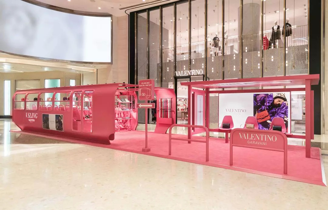 我抓住了一位资深柜员，道出了如何让你掏钱买包的秘密