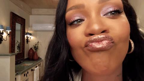 蕾哈娜回应中国网友,快乐大本营蕾哈娜王菊