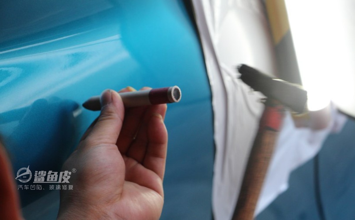 新车碰了一个小坑怎么办,新车碰凹陷直接去4s店修吗