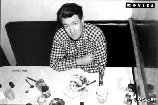 他是电影圈中的咖啡老炮，3岁开始喝咖啡，每天畅饮20杯