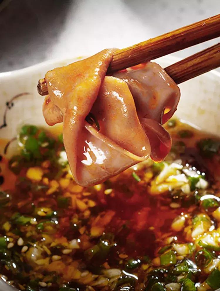 被关在花园“笼子”里吃火锅,这家春熙路的网红店,板眼儿真多!